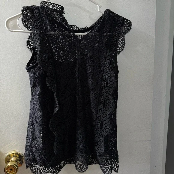 Elegant Black Lace Blouse - Picture 2 of 3